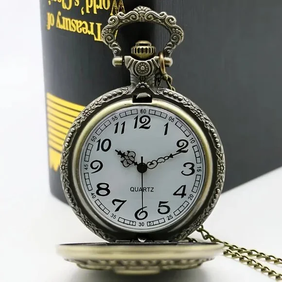 Skull Gun Cards Vintage Bronze Pocket Watch with Chain Necklace - Picture 5 of 7